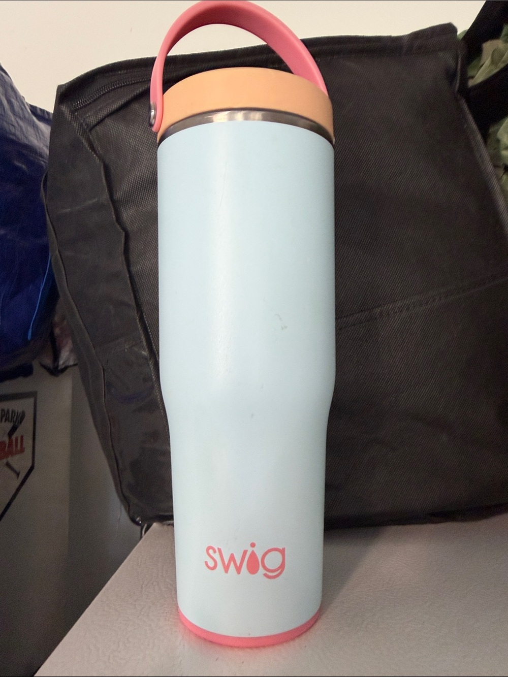 Swig Water bottle  Insulated Pink & Light Blue Tumbler